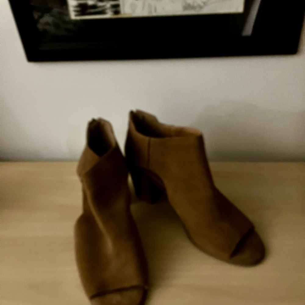 4/$20 Lucky Brand Tan Suede Keight Bootie 10 42 - Picture 7 of 8